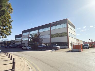Gemischtgenutztes Gebäude zum Verkauf in Montserrat - Parque Empresarial