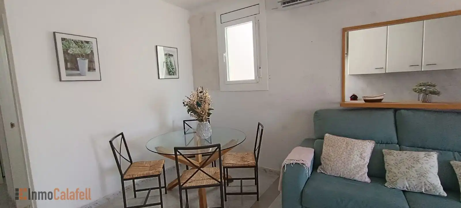 Wohnzimmer von Dachboden zum Verkauf in Calafell mit Klimaanlage, Heizung und Terrasse