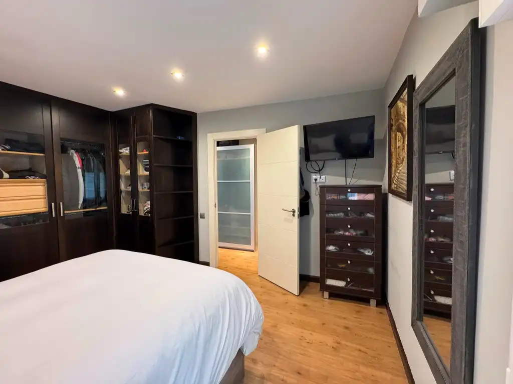 Habitación de Piso en venta en Gijón  con Calefacción, Parquet y Horno