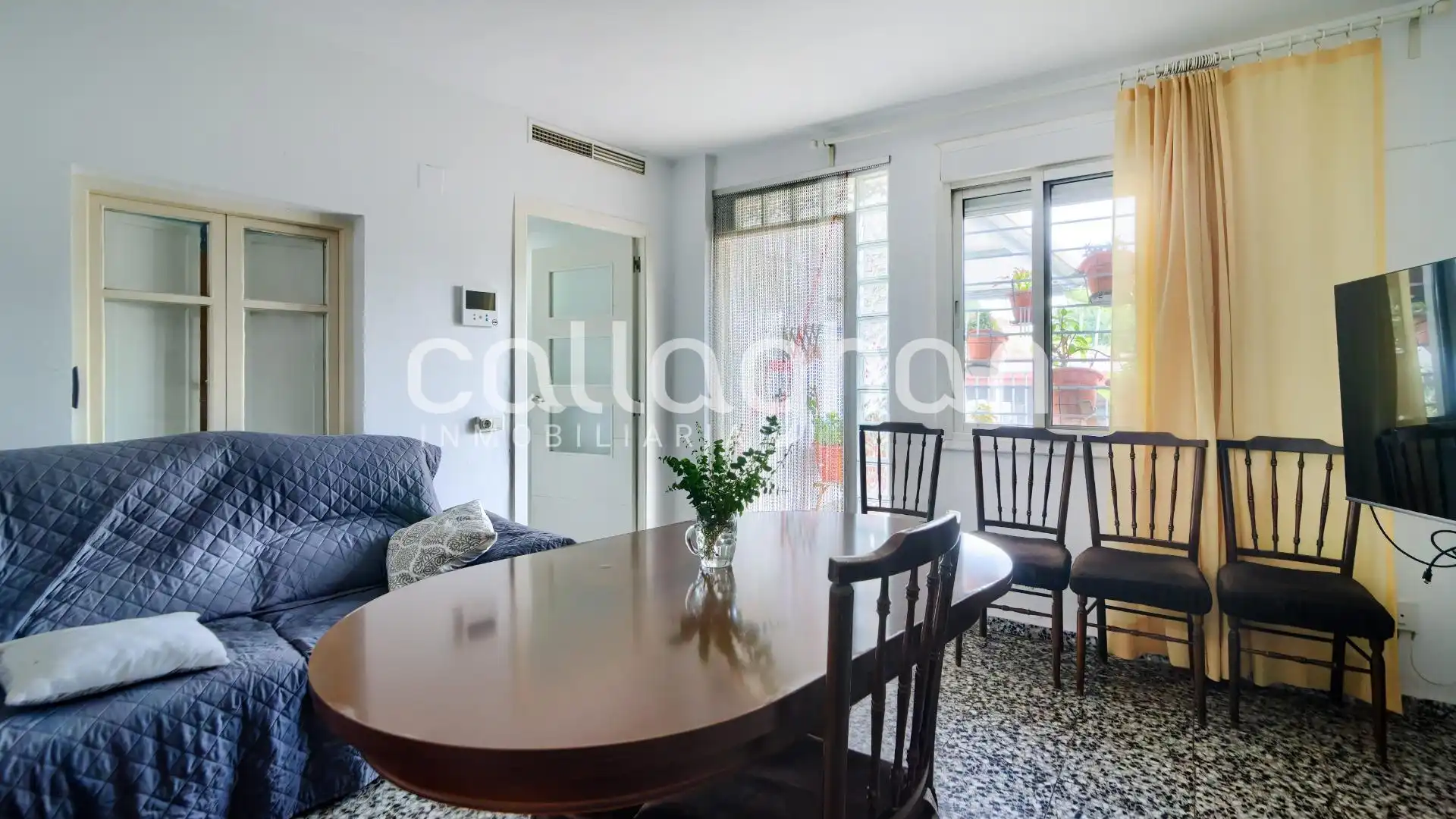 Living room of Flat for sale in Pedralba  with Air Conditioner, Heating and Terrace