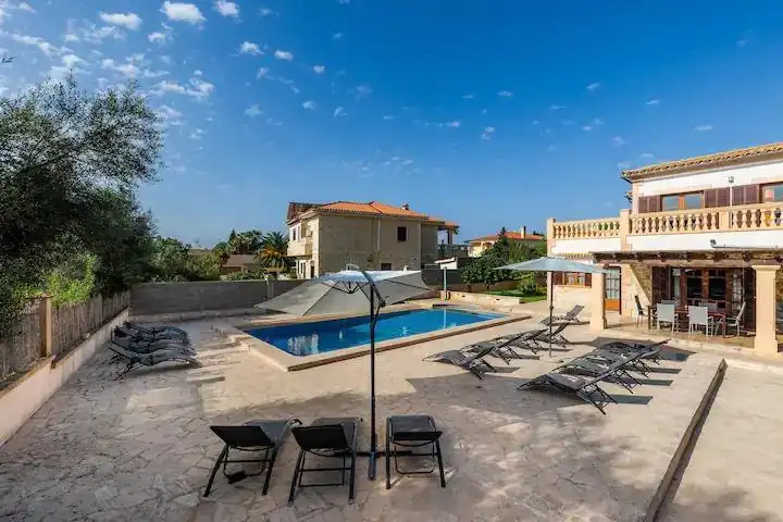 Piscina de Casa adosada en venda en Manacor amb Aire condicionat, Calefacció i Jardí privat