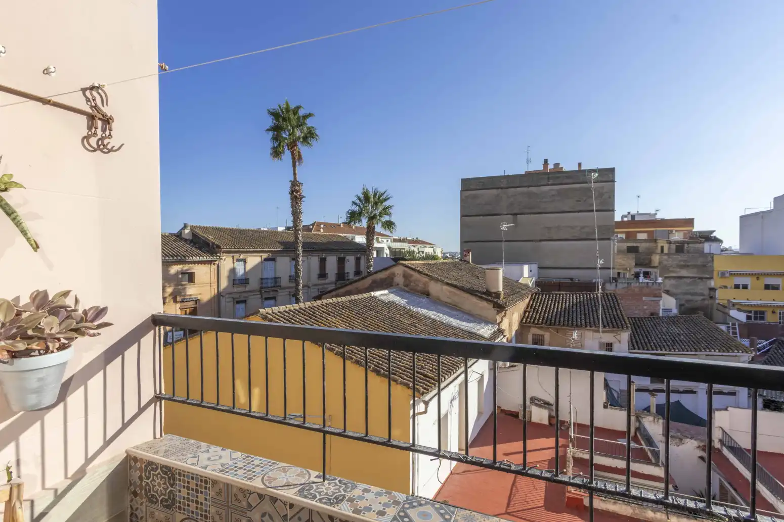 Außenansicht von Wohnung zum Verkauf in Foios mit Klimaanlage und Balkon