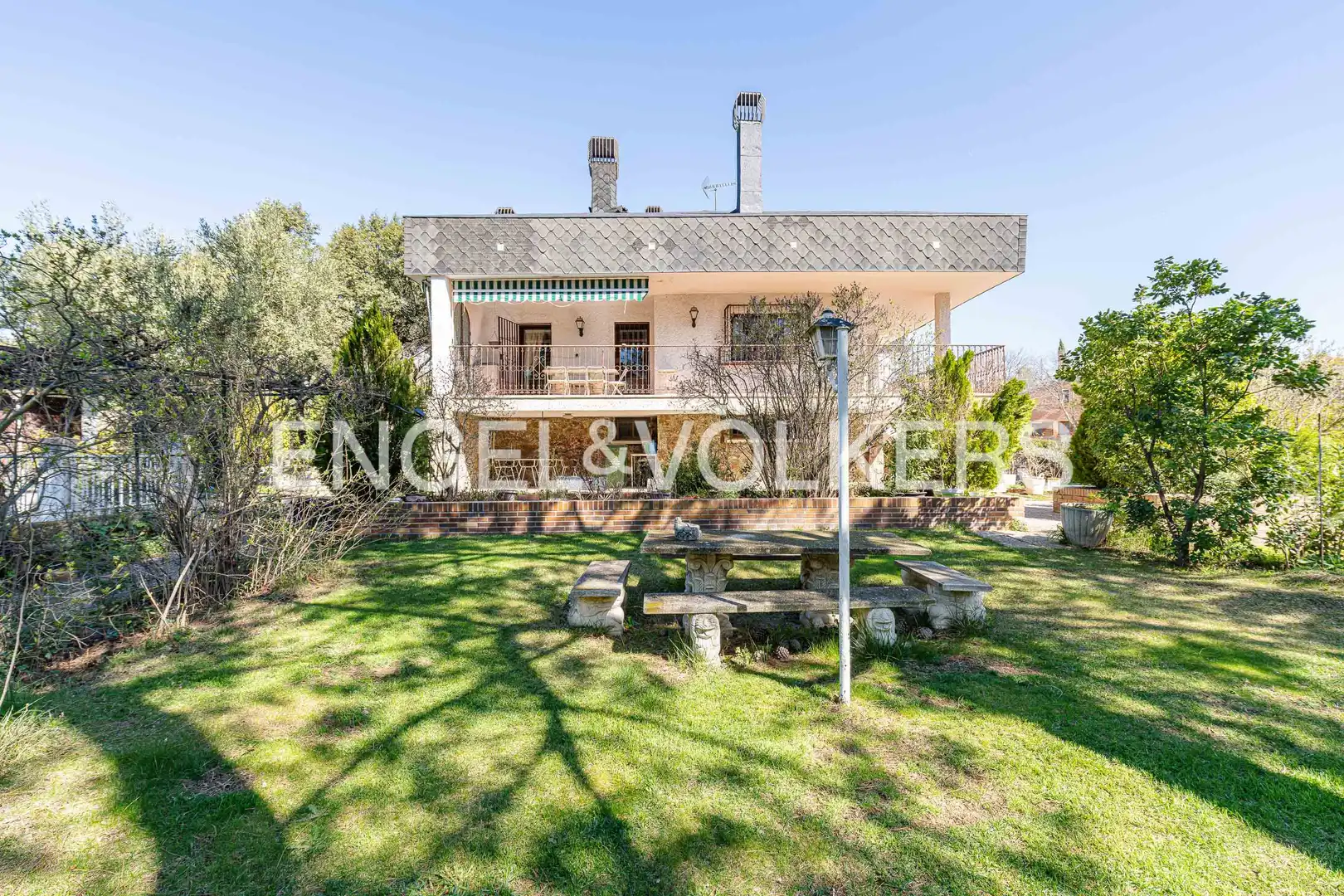 Vista exterior de Casa o chalet en venta en Torrelodones con Calefacción, Jardín privado y Terraza