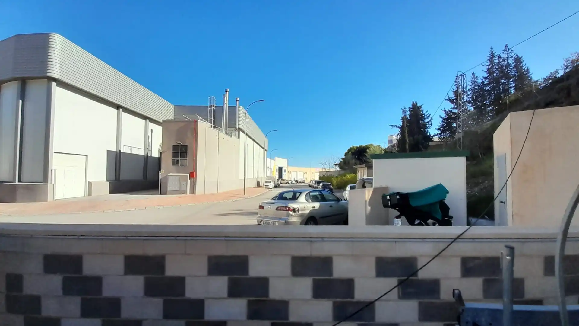 Außenansicht von Fabrikhallen zur Miete in Algarrobo
