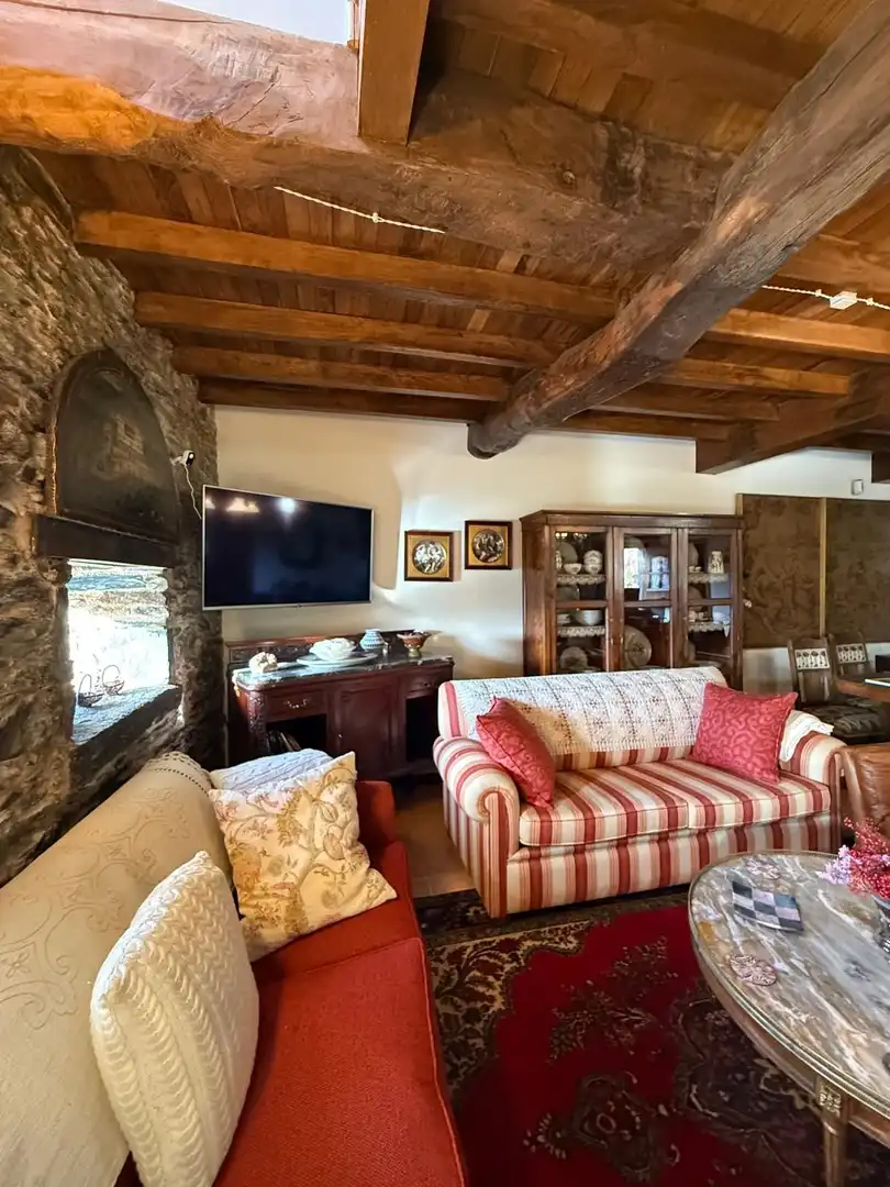 Sala de estar de Finca rústica en venta en Monfero con Calefacción, Jardín privado y Amueblado