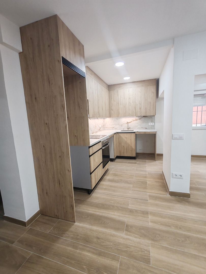 Kitchen of Flat for sale in Fuenlabrada  with Air Conditioner, Heating and Oven