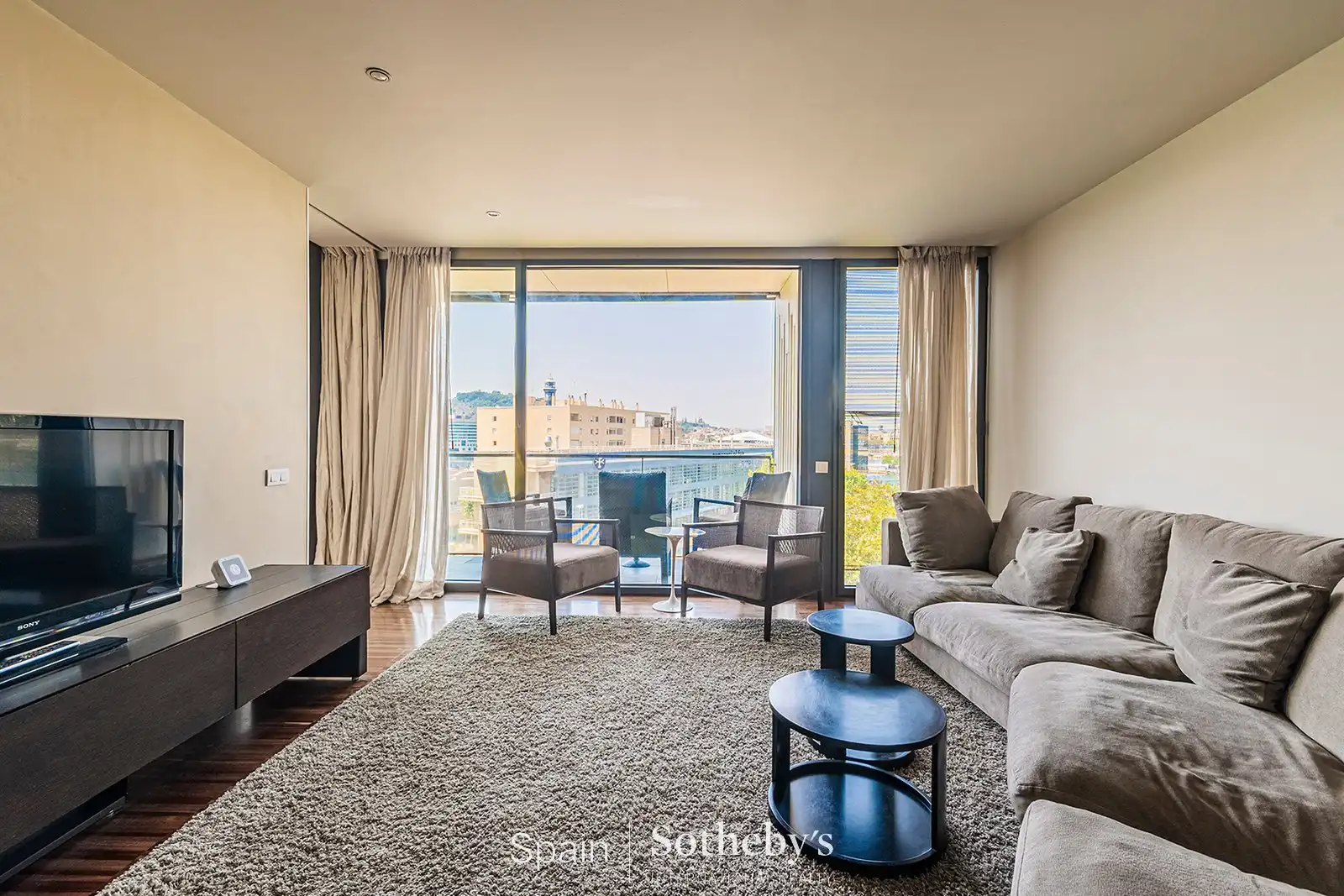 Sala de estar de Ático en venta en Barcelona con Aire acondicionado, Terraza y Piscina