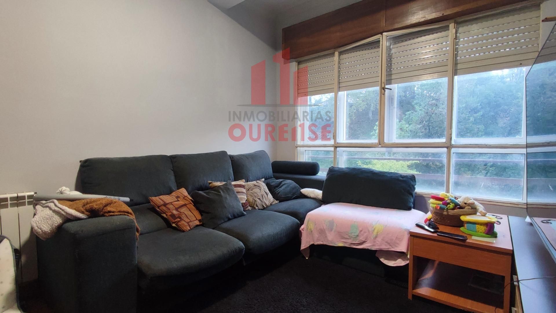 Sala d'estar de Pis en venda en Ourense Capital  amb Calefacció i Balcó