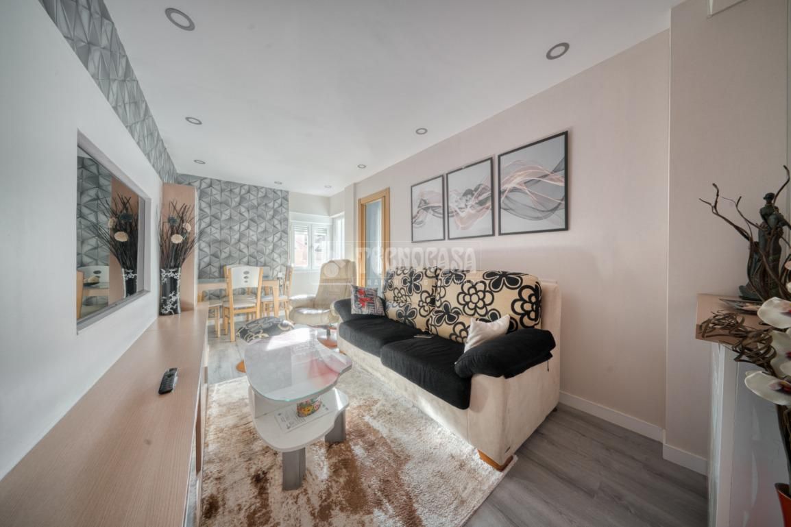 Living room of Flat for sale in Valladolid Capital  with Terrace