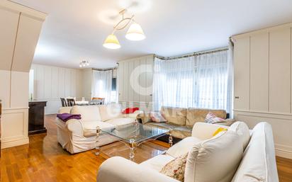 Living room of Duplex for sale in Leganés  with Heating, Private garden and Terrace