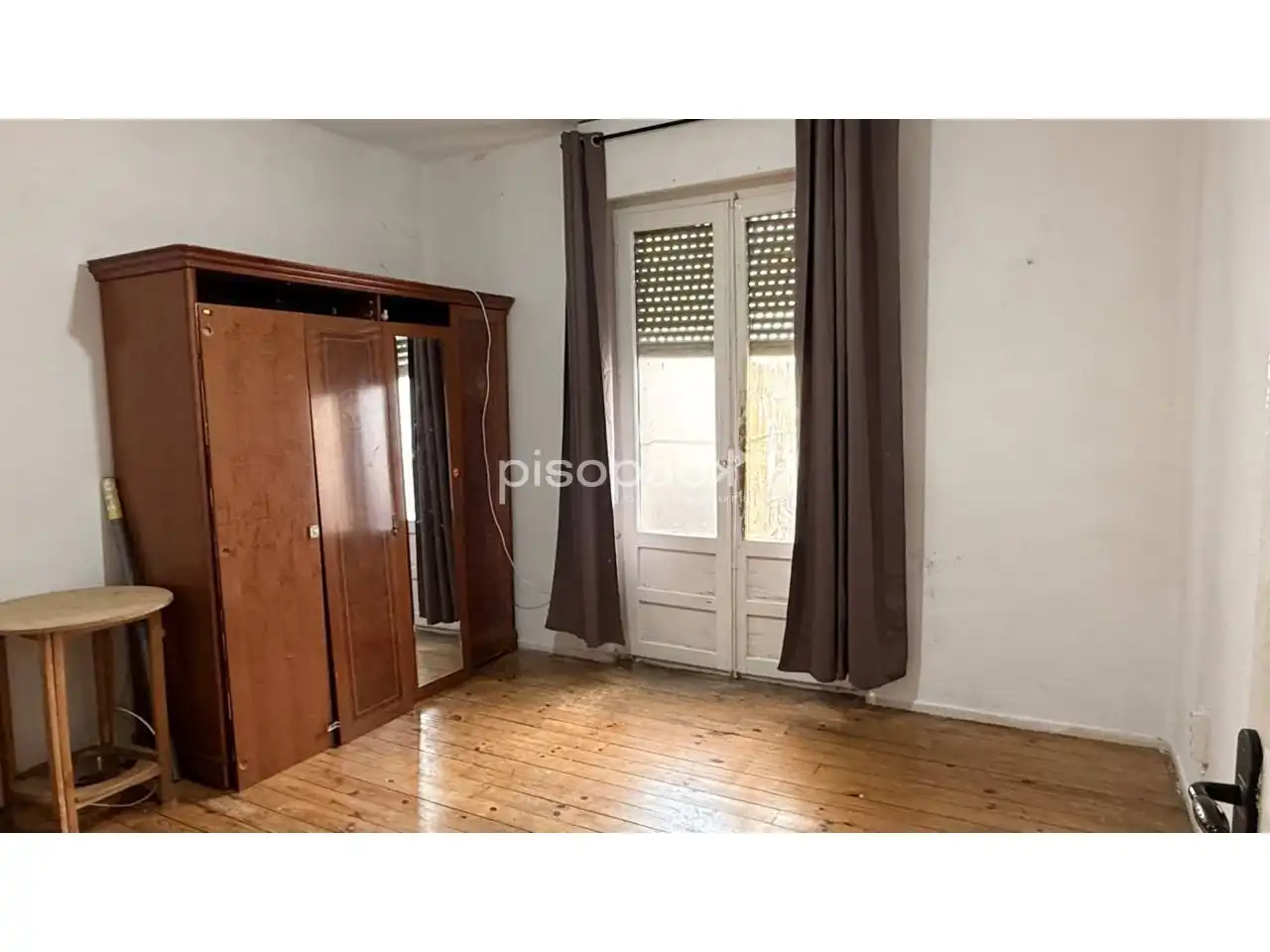 Dormitori de Pis en venda en  Pamplona / Iruña amb Parquet, Terrassa i Alarma