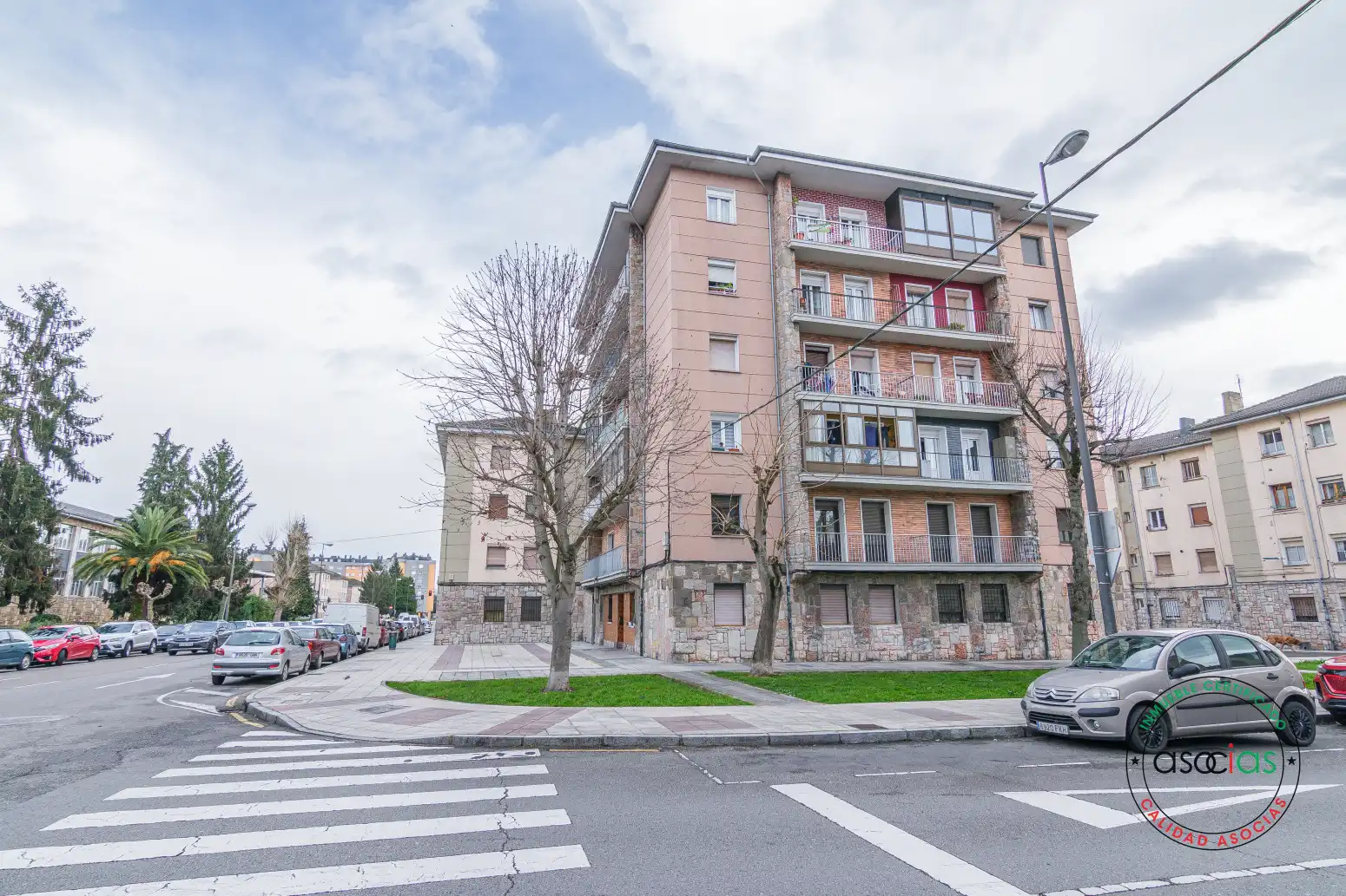 Vista exterior de Pis en venda en Oviedo  amb Calefacció i Terrassa