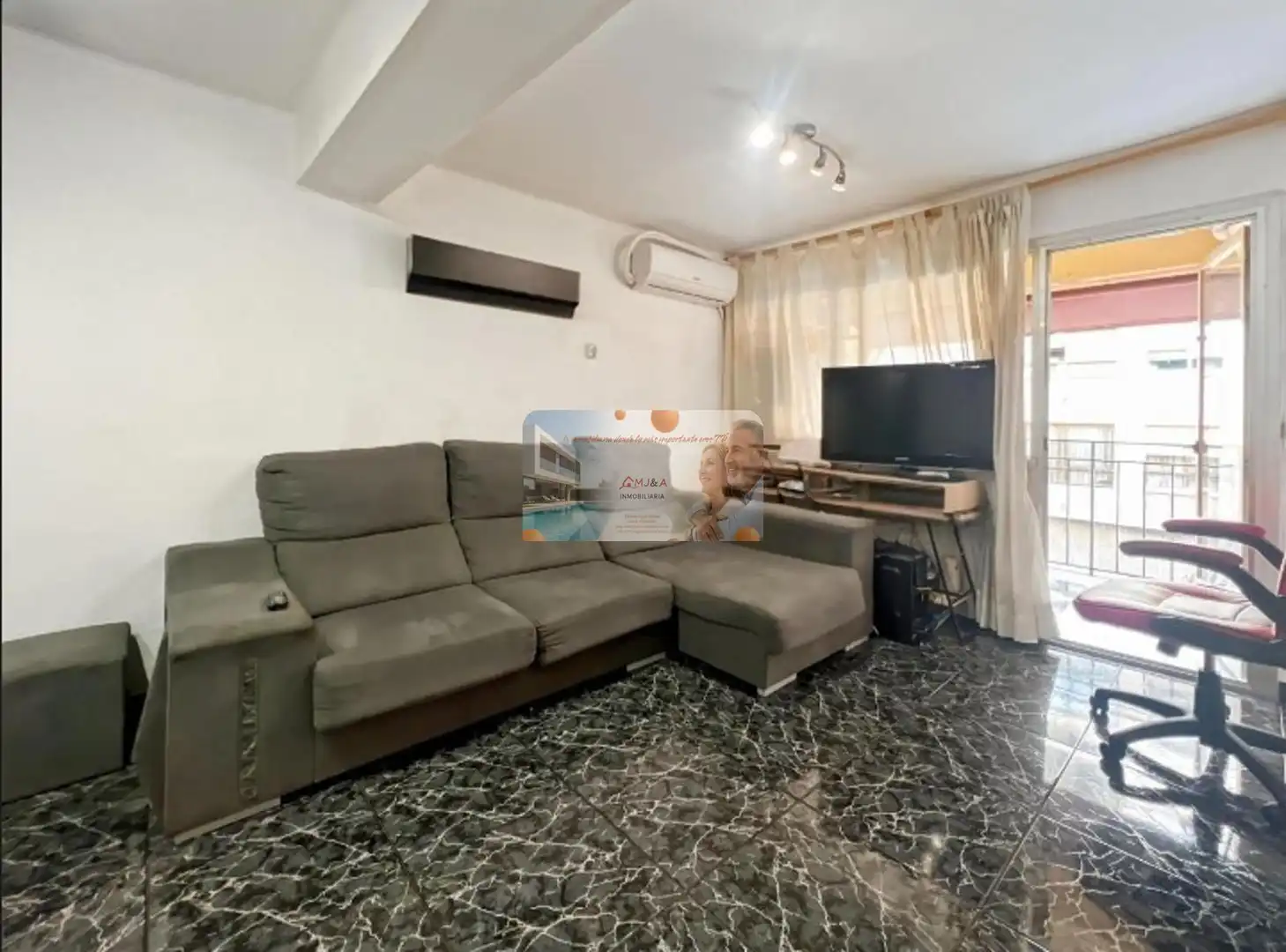 Sala de estar de Piso en venta en Castellón de la Plana / Castelló de la Plana con Aire acondicionado, Calefacción y Terraza