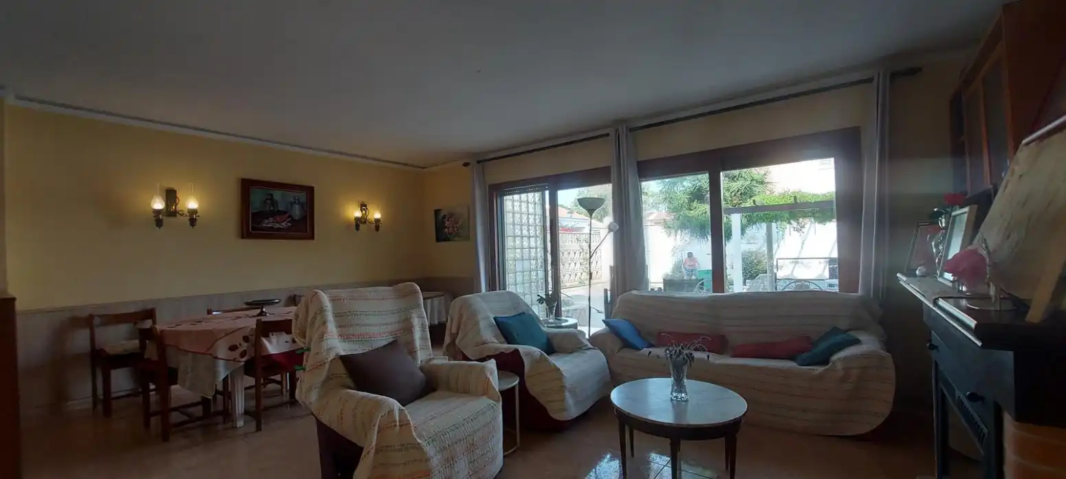 Casa con terraza en alquiler en Corinto - Almarda, imagen 3