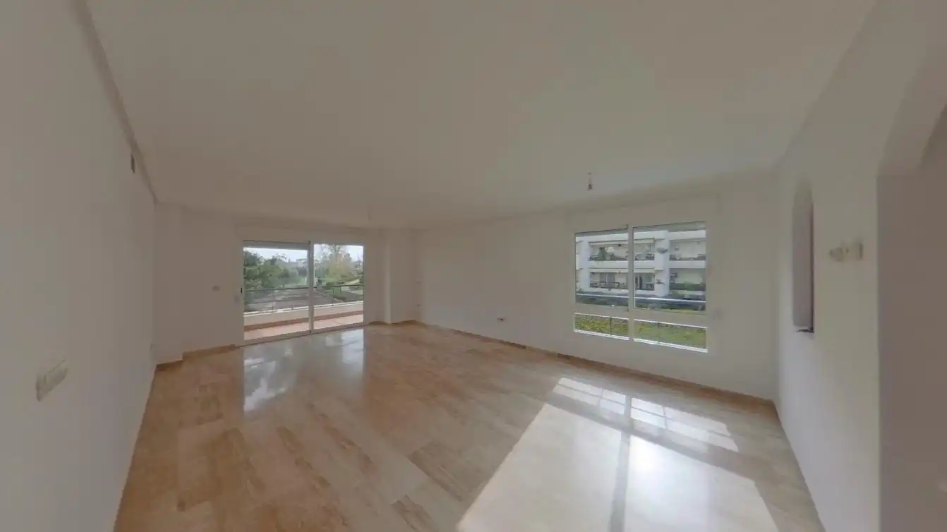 Sala d'estar de Pis en venda en Marbella amb Calefacció i Piscina