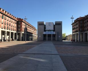 Vista exterior de Local en venda en Leganés