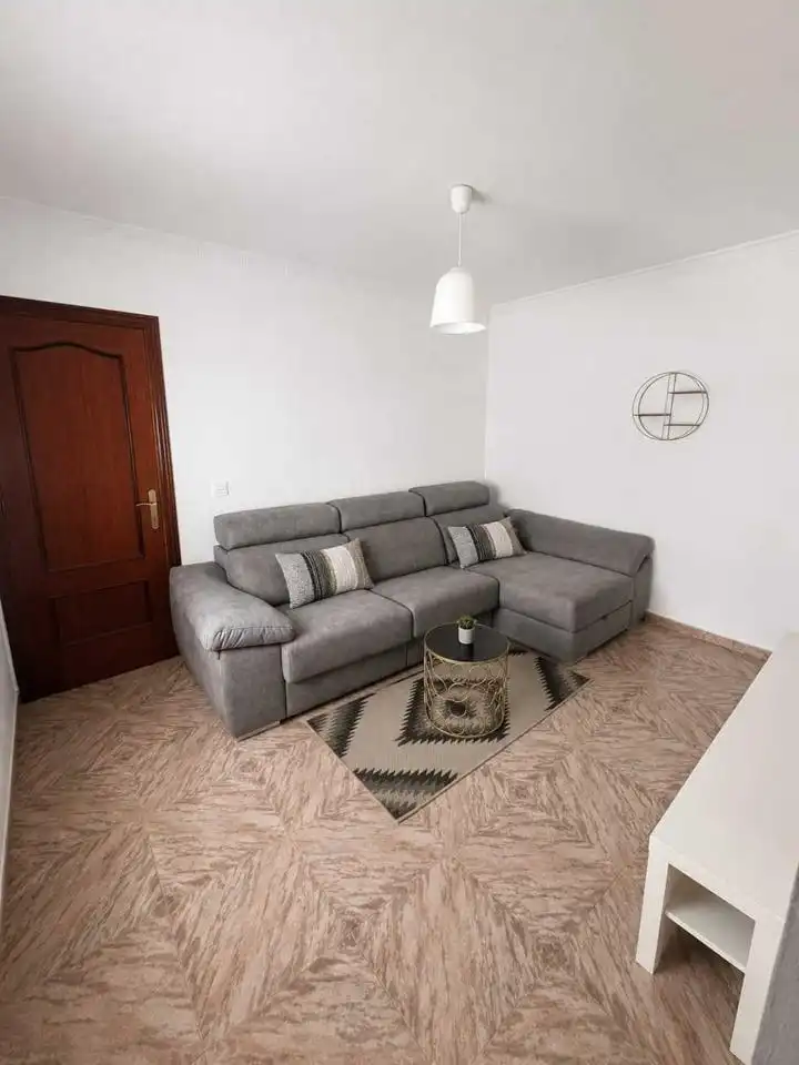 Sala d'estar de Casa o xalet de lloguer en Coín amb Aire condicionat, Terrassa i Moblat