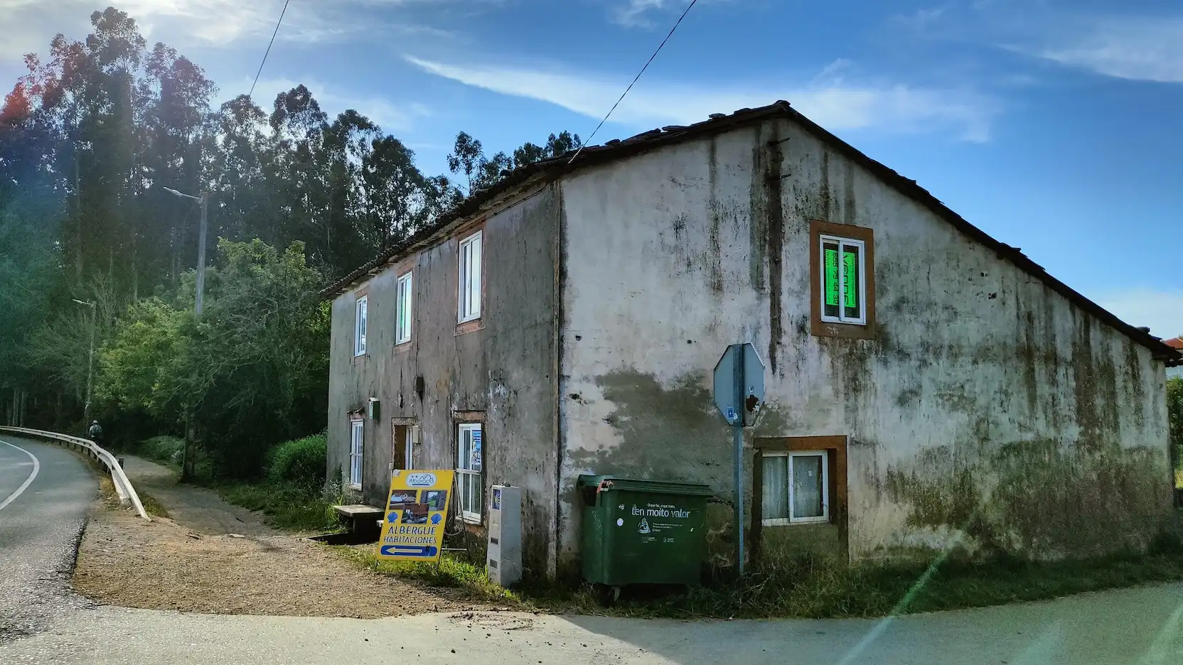 Vista exterior de Casa o xalet en venda en O Pino  amb Jardí privat