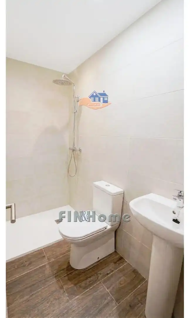 Baño de Piso en venta en Sevilla con Aire acondicionado y Calefacción