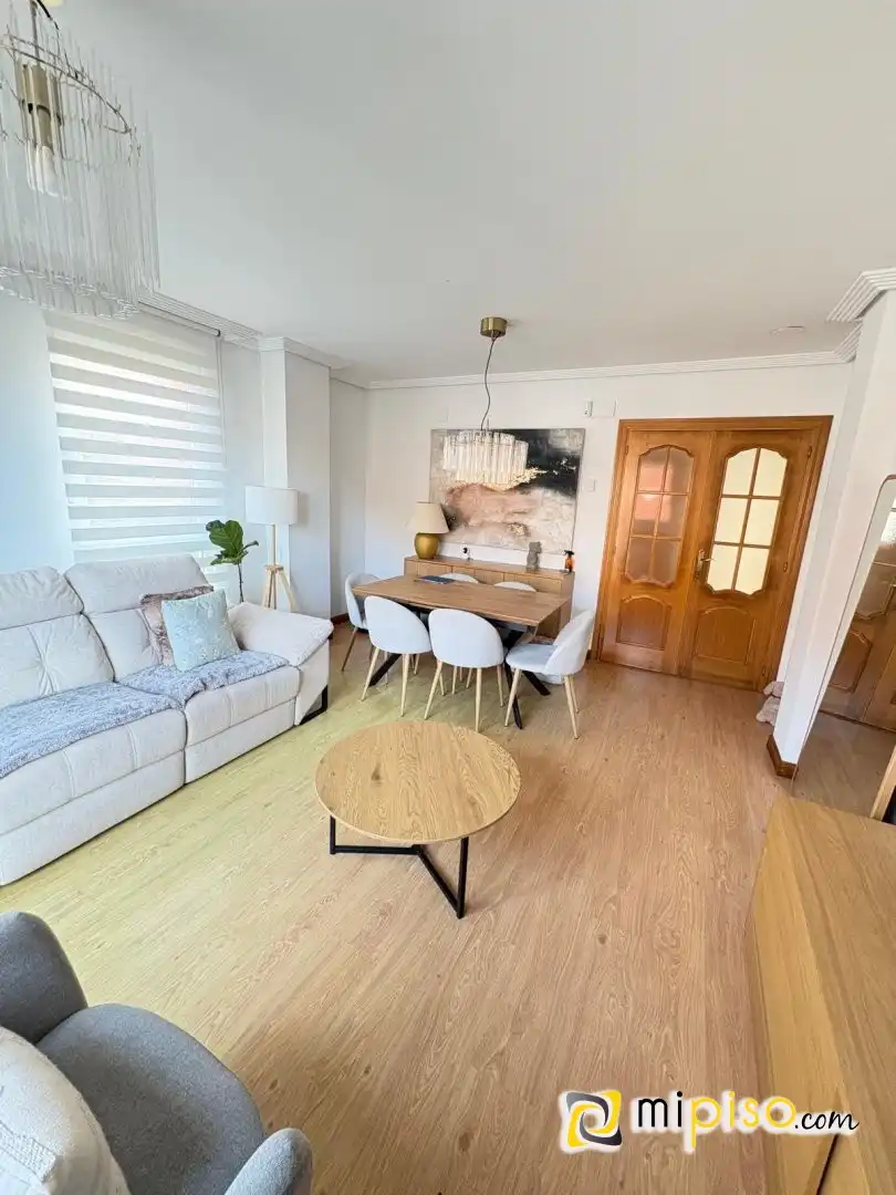 Sala de estar de Casa adosada en venta en Solórzano con Calefacción y Jardín privado