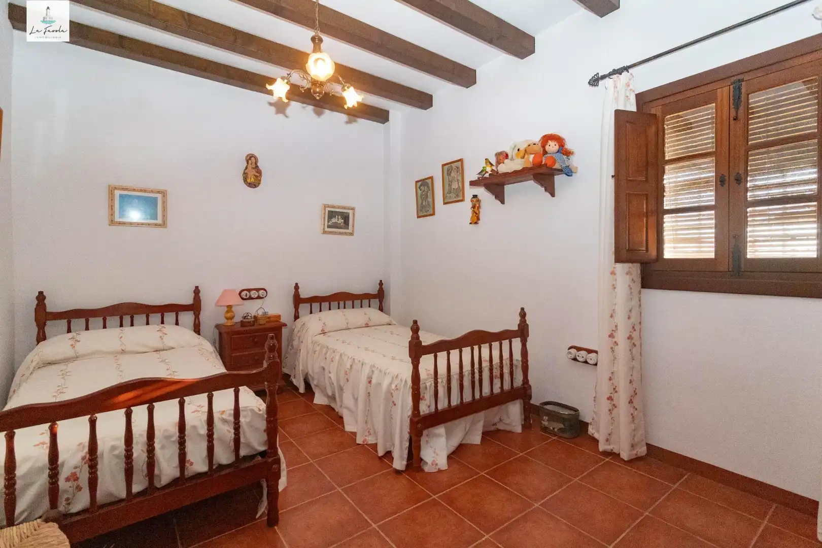 Dormitori de Casa adosada en venda en Archidona amb Jardí privat i Moblat