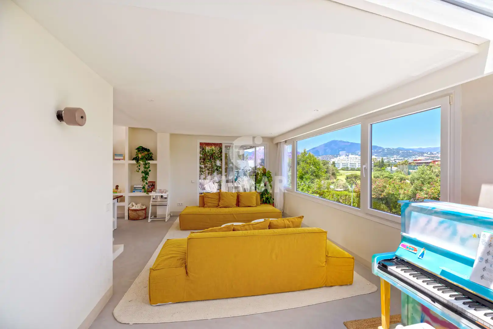 Living room of Detached homes for sale in Marbella  with Heating, Private garden and Swimming Pool