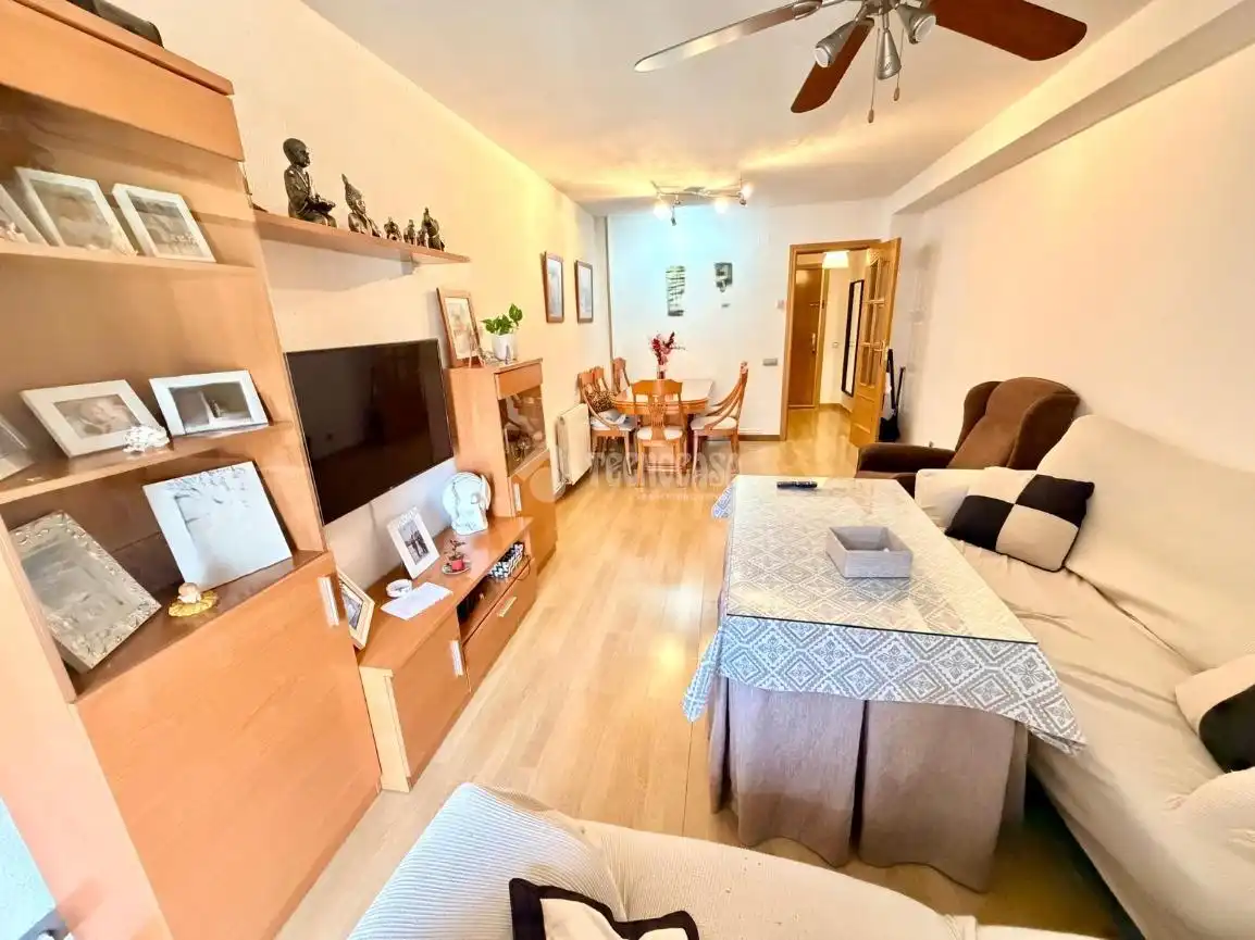 Sala d'estar de Pis en venda en Pinto amb Calefacció, Terrassa i Moblat