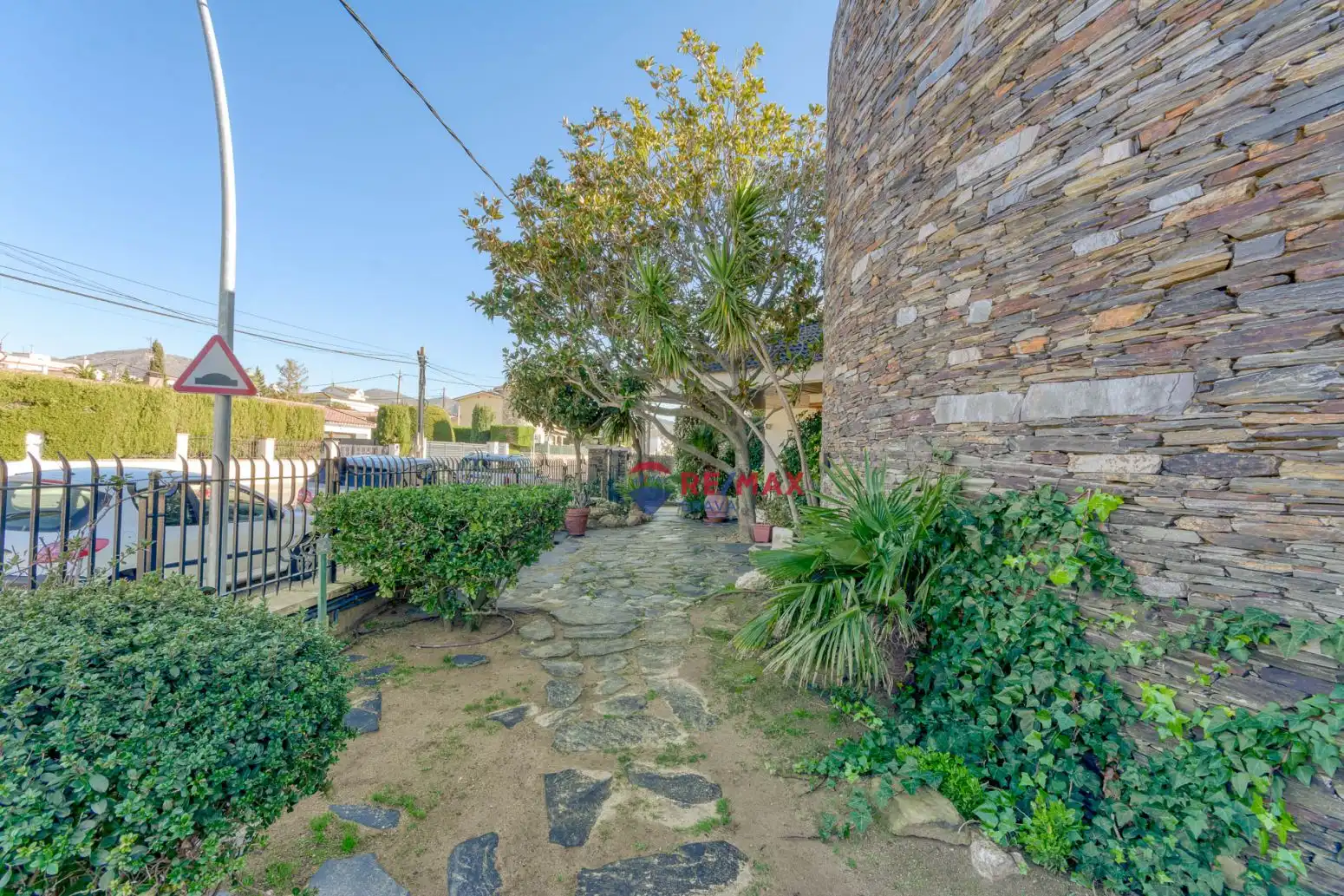 Vista exterior de Casa o xalet en venda en Roses amb Aire condicionat, Jardí privat i Terrassa