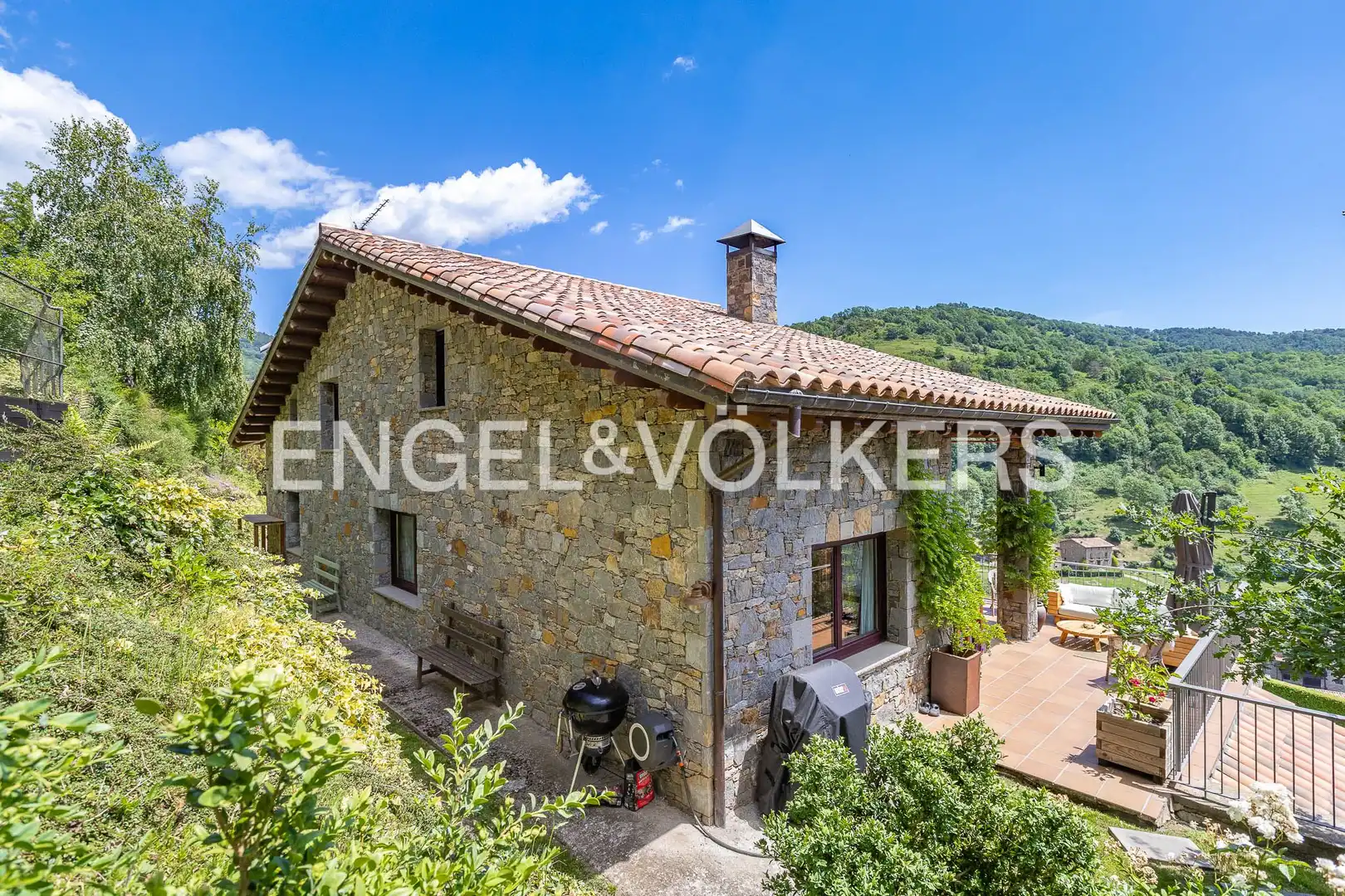 Vista exterior de Casa o xalet en venda en Llanars amb Calefacció, Jardí privat i Parquet