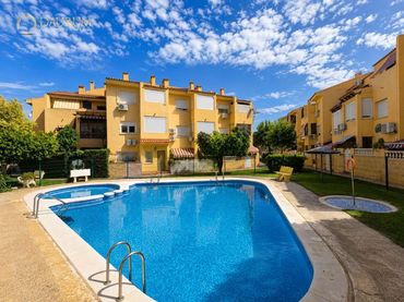 Reihenhaus mit Pool zum Verkauf in CALLE LA BONANOVA