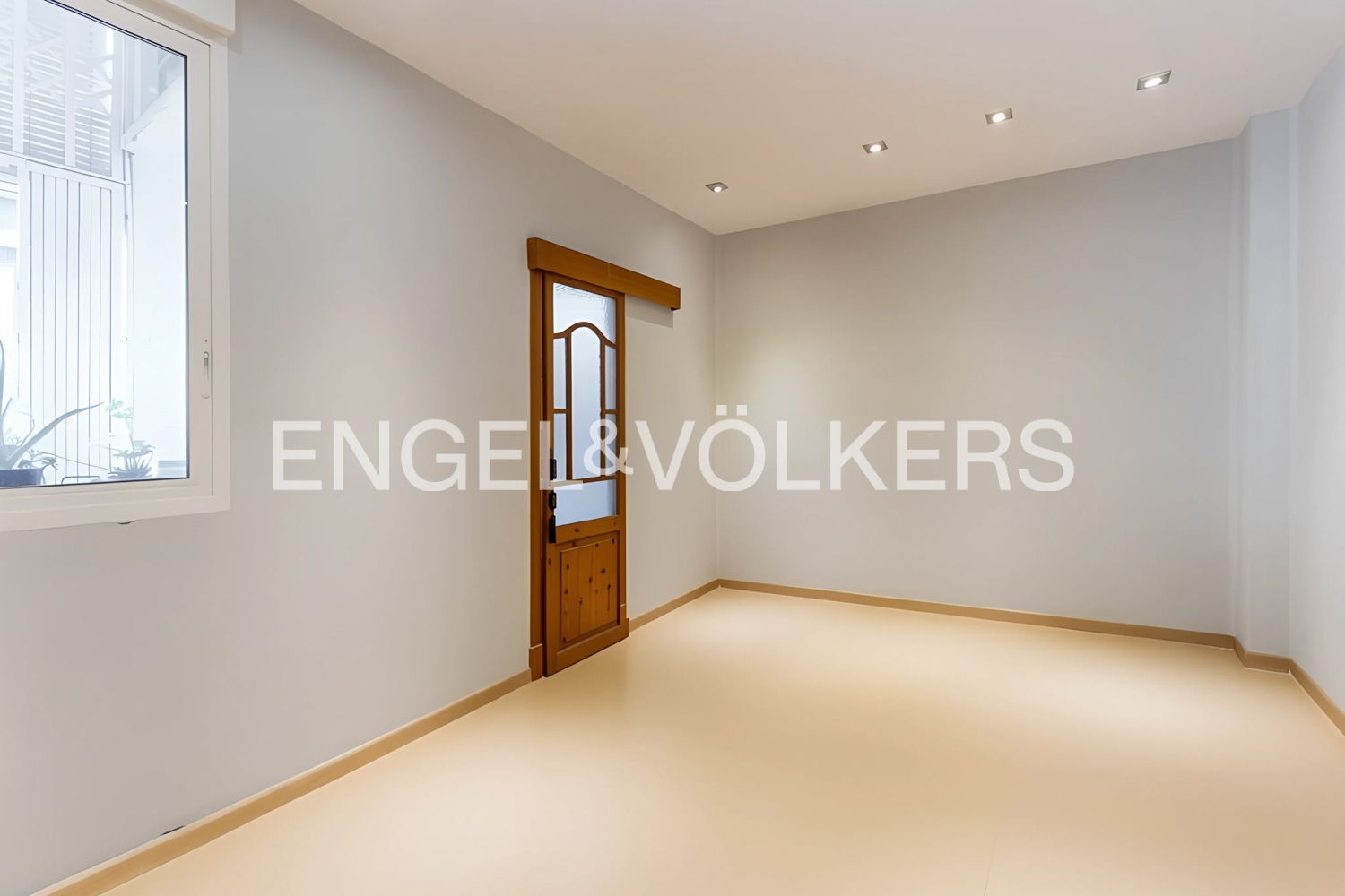 Piso en venta en  Valencia Capital con Aire acondicionado, Calefacción y Balcón