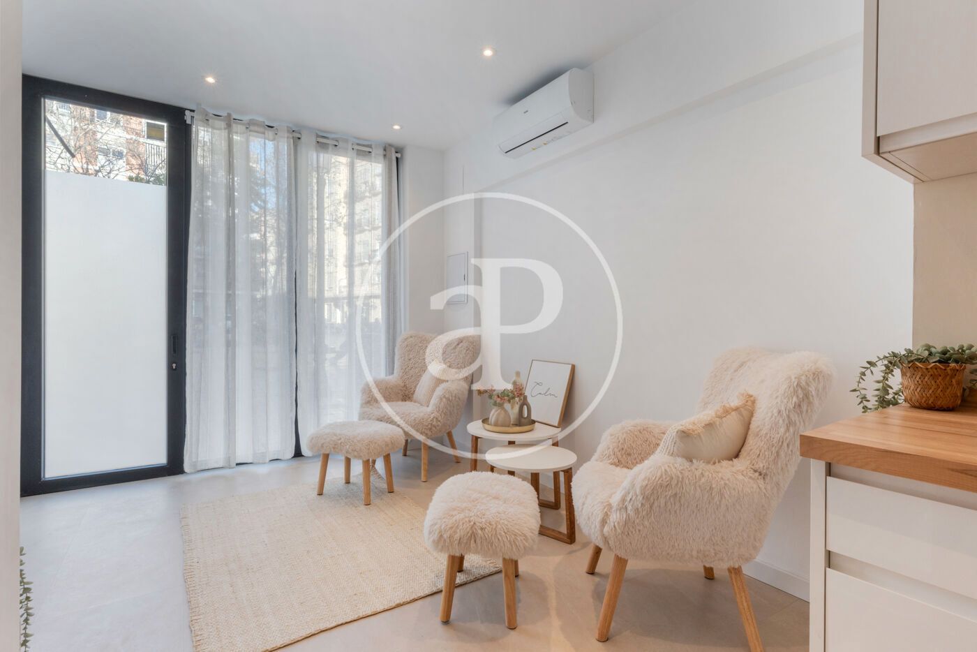 Living room of Flat for sale in  Valencia Capital  with Air Conditioner, Heating and Furnished