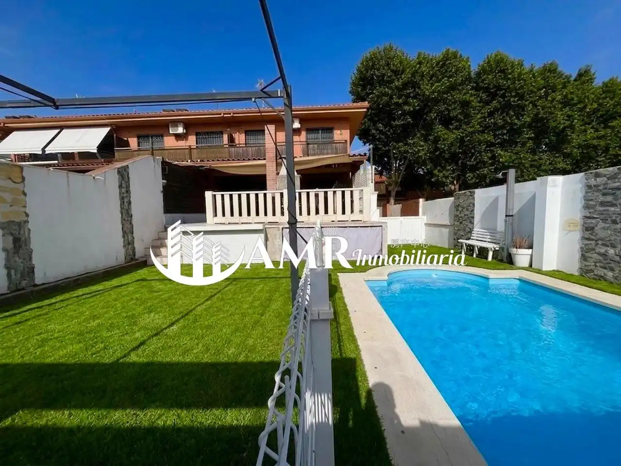 Exterior view of Detached homes for sale in Seseña  with Air Conditioner, Heating and Private garden