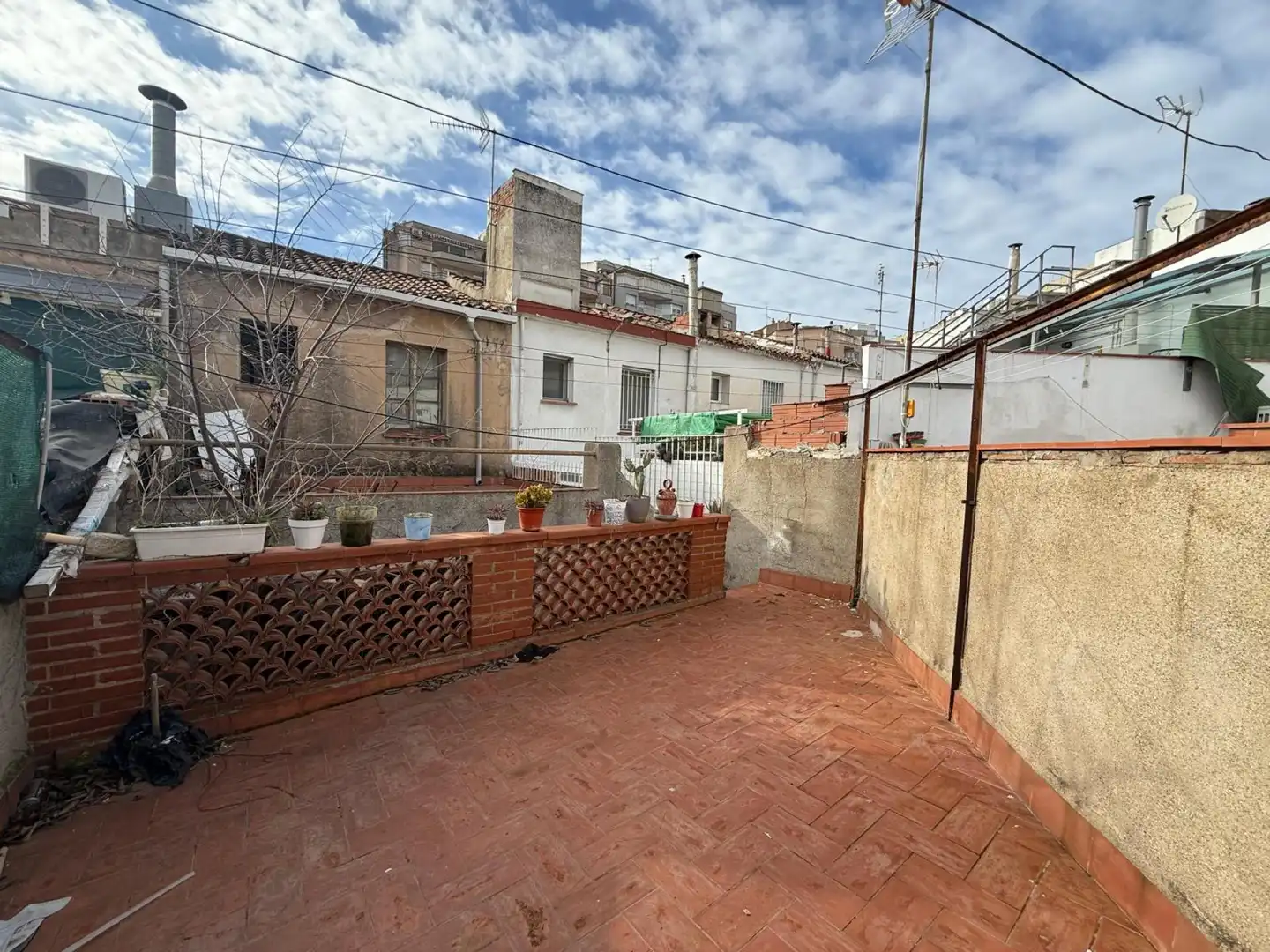 Vista exterior de Casa adosada en venda en Terrassa