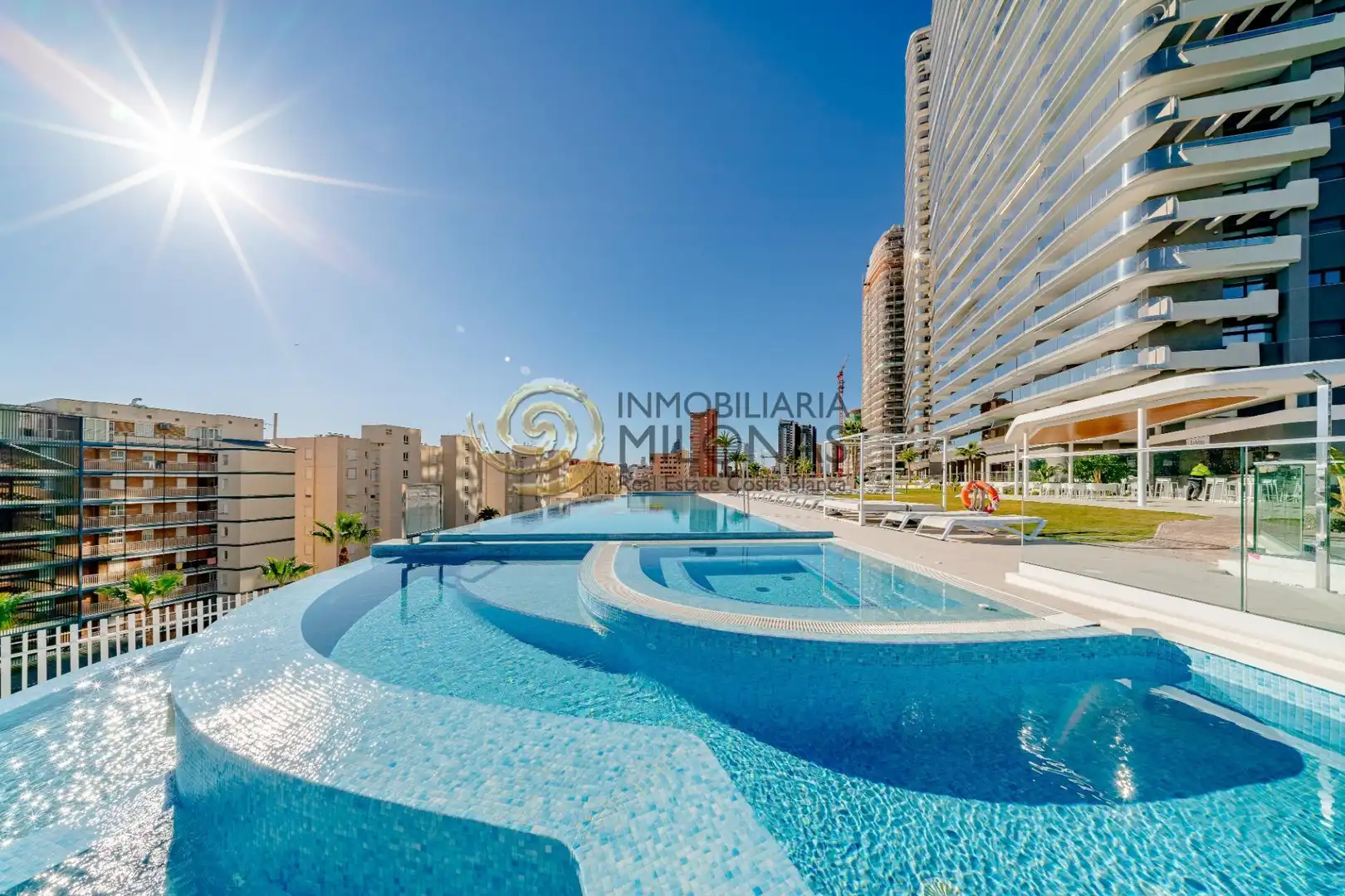 Piscina de Apartament en venda en Benidorm amb Aire condicionat, Terrassa i Traster