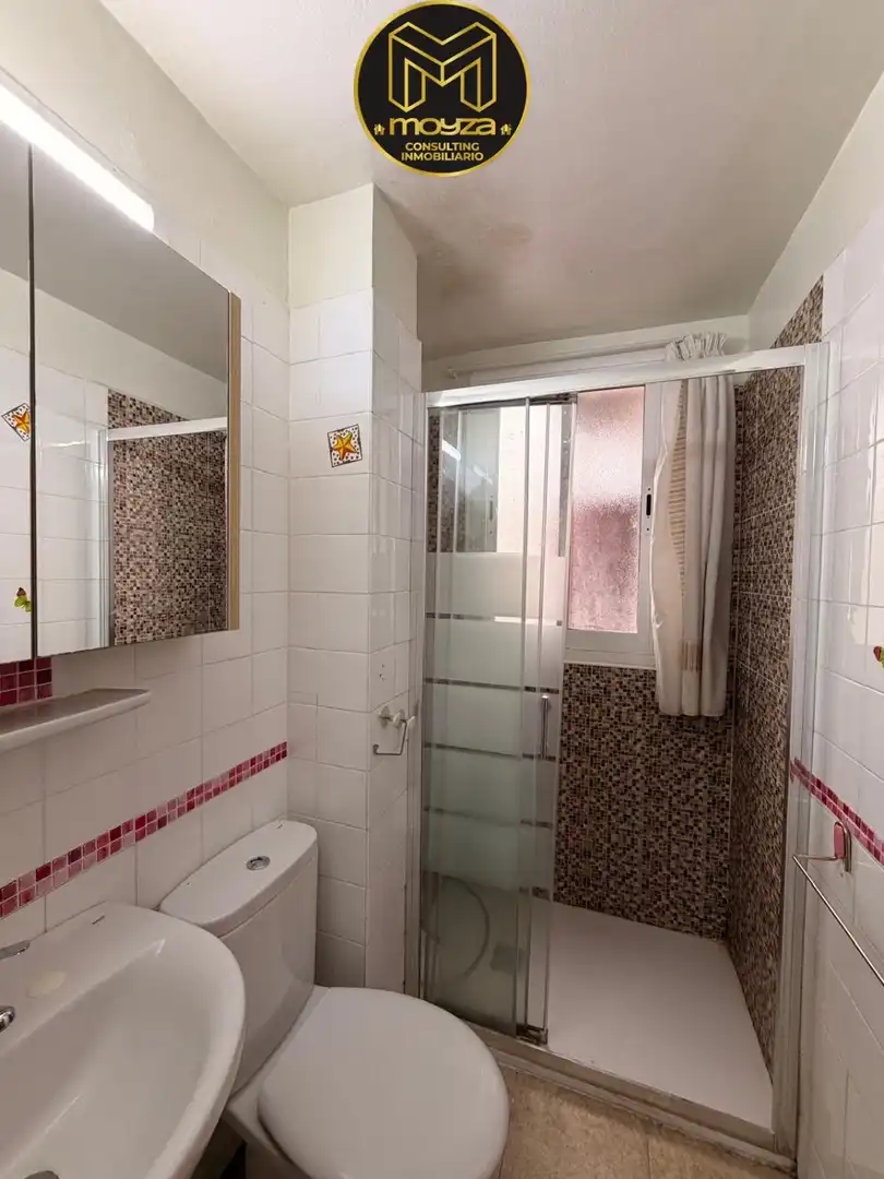 Baño de Piso en venta en Linares con Trastero