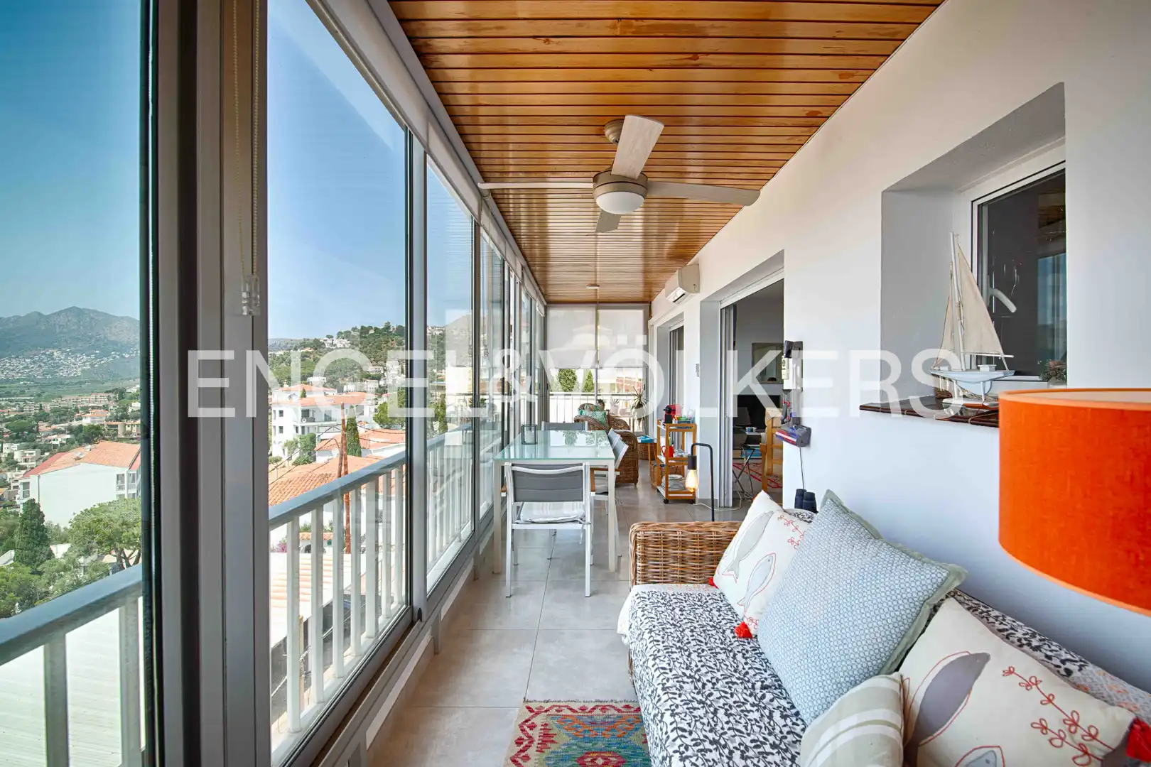 Piso con terraza en venta en Carrer Cant dels Ocells 38, imagen 6