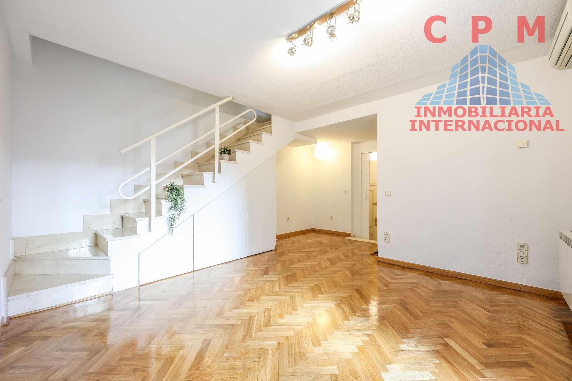 Dúplex de alquiler en  Madrid Capital con Aire acondicionado, Calefacción y Parquet