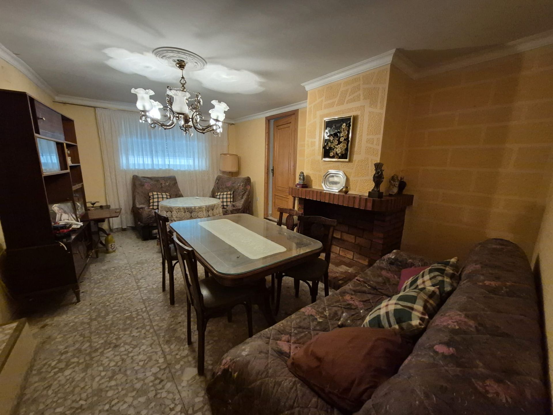 Sala d'estar de Casa o xalet en venda en Luciana amb Calefacció