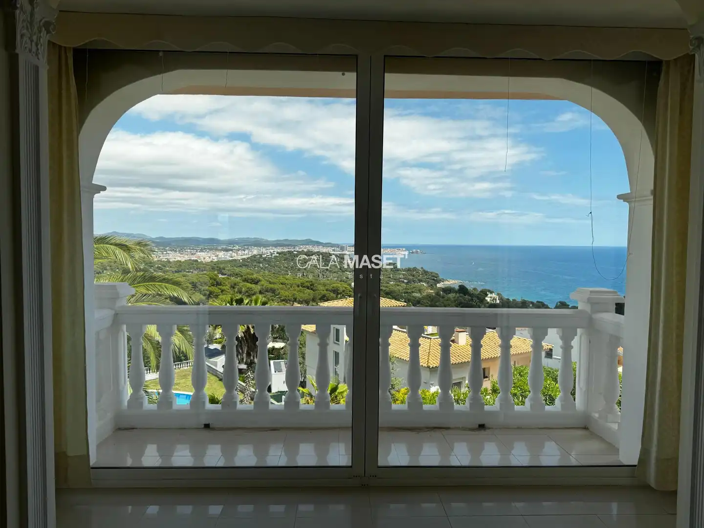 Außenansicht von Haus oder Chalet zum Verkauf in Calonge i Sant Antoni mit Heizung, Privatgarten und Terrasse