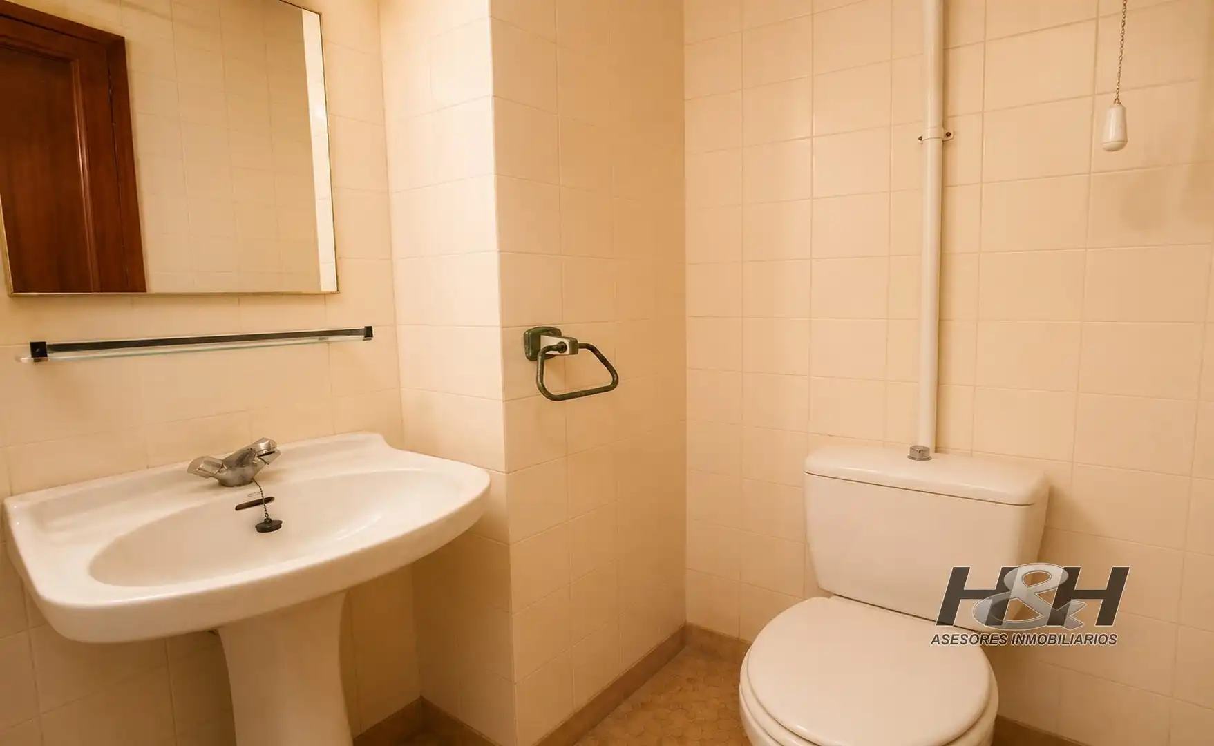 Baño de Piso en venta en Náquera con Jardín privado, Terraza y Balcón