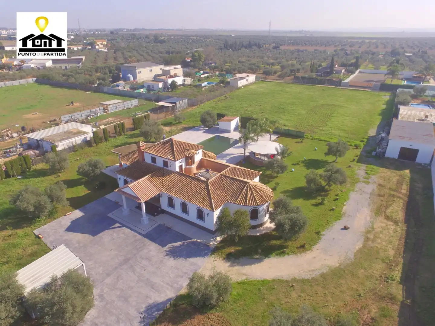 Außenansicht von Country house zum Verkauf in Utrera mit Klimaanlage, Heizung und Privatgarten