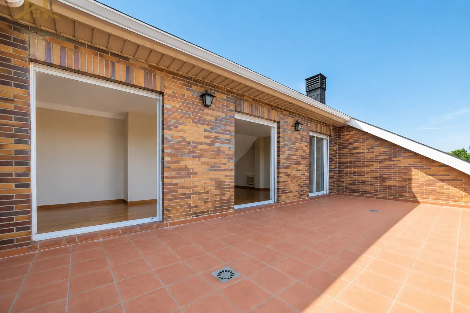 Vista exterior de Casa o chalet en venta en Las Rozas de Madrid con Aire acondicionado, Calefacción y Jardín privado