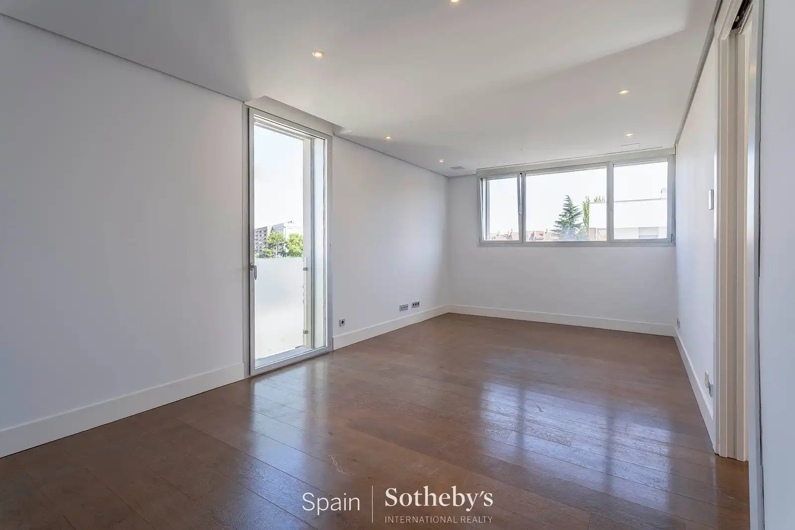 Sala de estar de Casa adosada en venta en Madrid con Aire acondicionado, Calefacción y Jardín privado