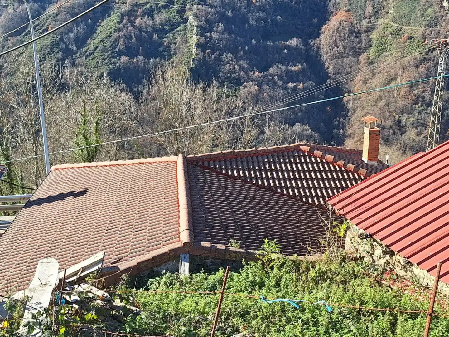 Vista exterior de Casa o xalet en venda en Lena