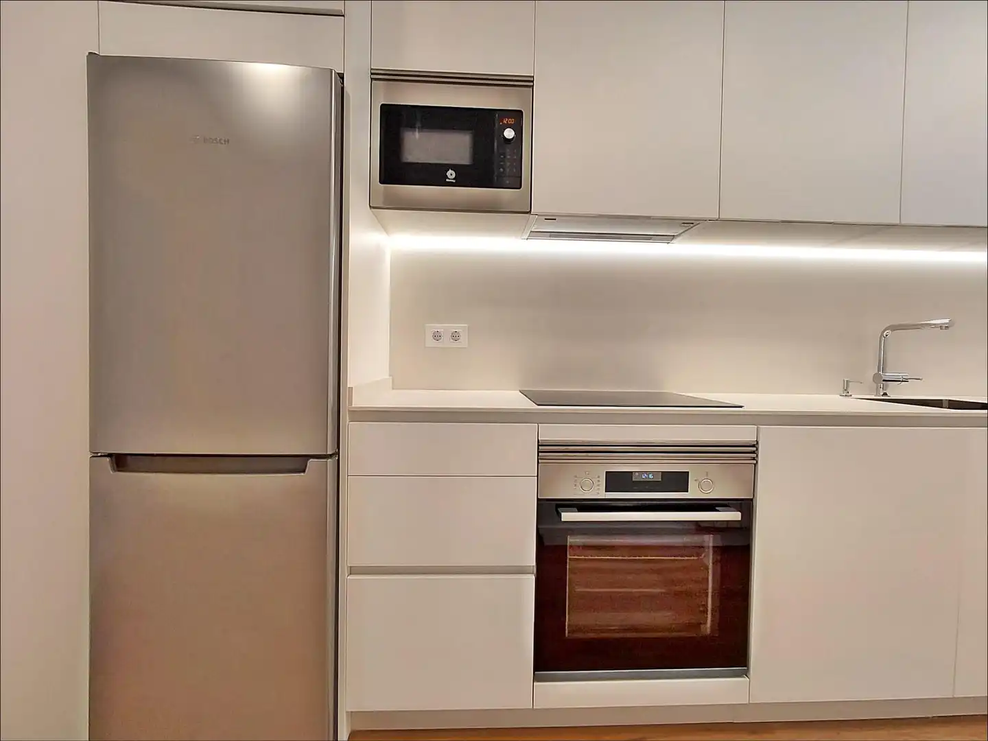 Küche von Erdgeschoss zum Verkauf in Sanxenxo mit Heizung, Terrasse und Möbliert