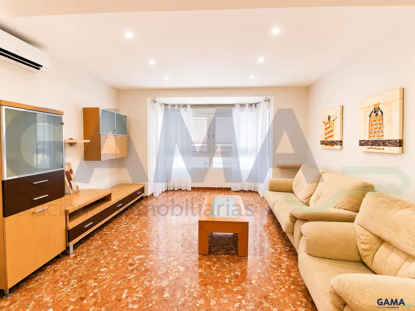 Sala de estar de Casa o chalet en venta en Alzira con Aire acondicionado, Trastero y Amueblado