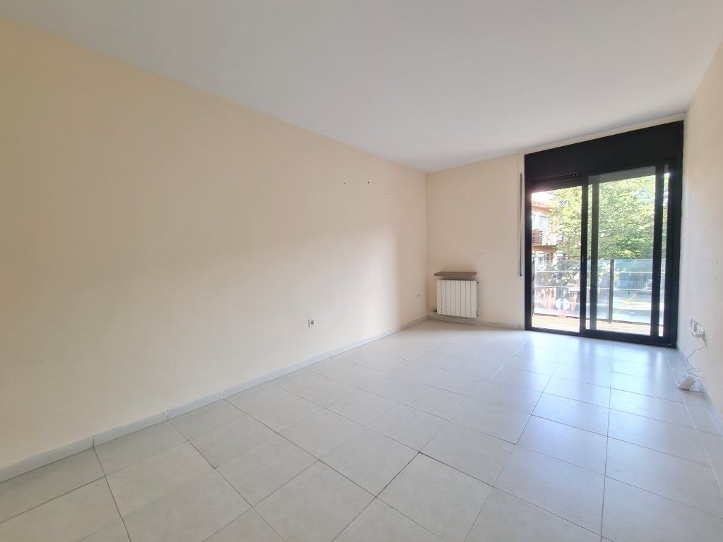 Flat for sale in Girona Capital  with Balcony