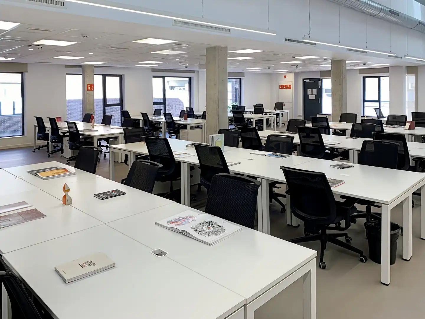 Oficina de lloguer en  Barcelona Capital amb Aire condicionat, Calefacció i Moblat