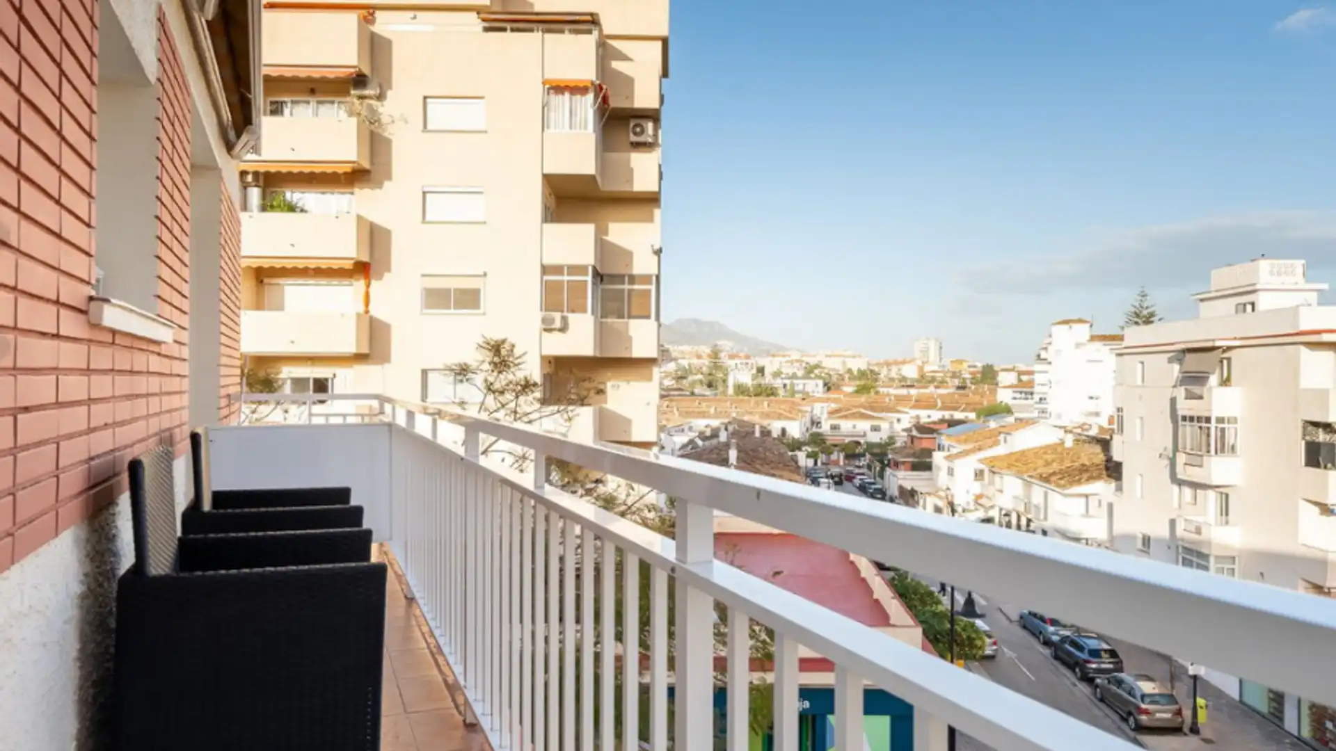 Vista exterior de Piso en venta en Fuengirola con Terraza, Amueblado y Horno